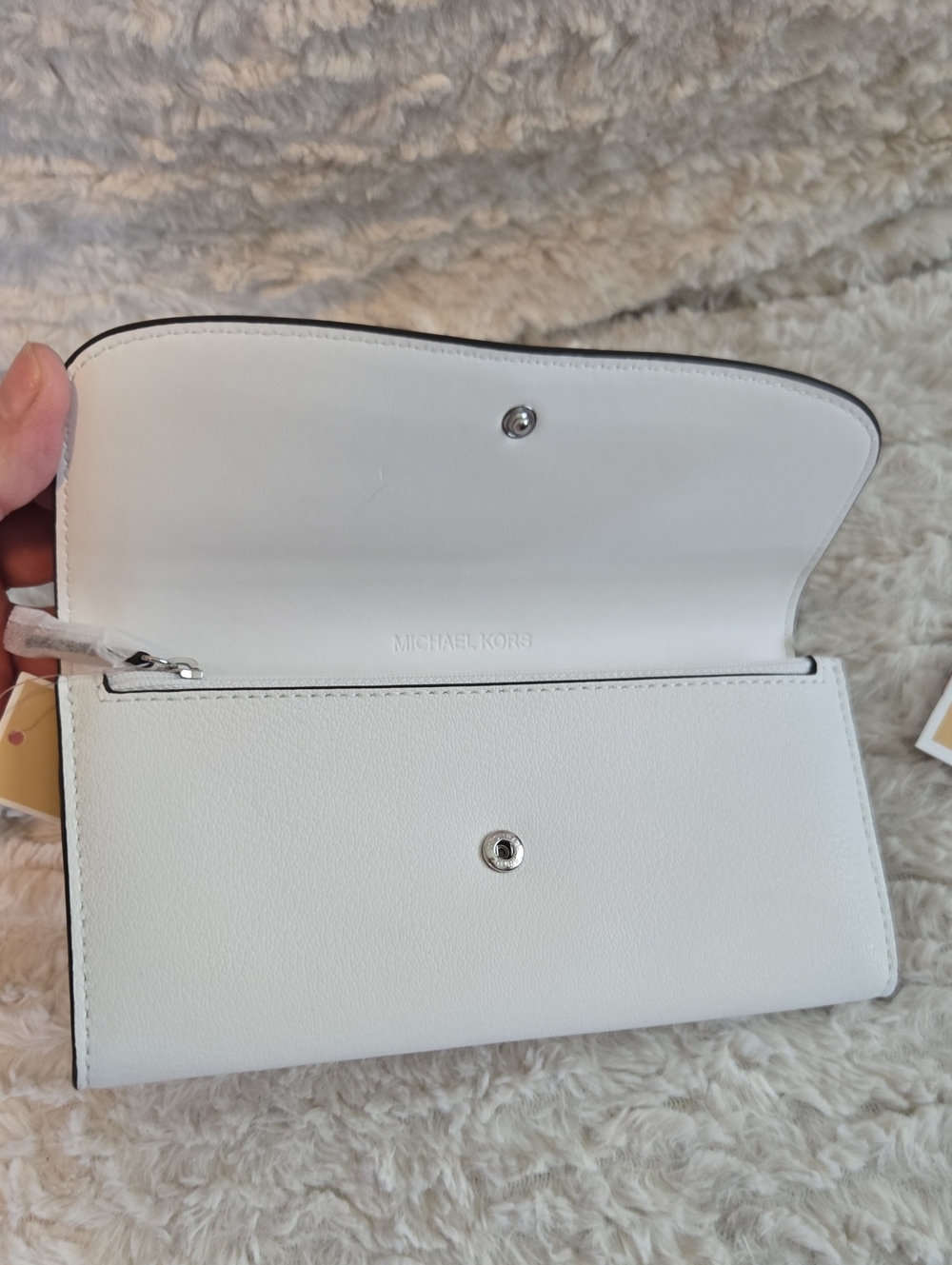 Michael Kors White Pebbled Leather Flap Wallet with Silver Hardware NWT And Bag - Picture 4 of 8